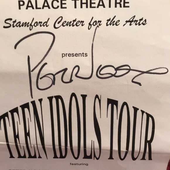 Davy Jones and Peter Noone Autographed Program “Teen Idols Tour” - Picture 3 of 6